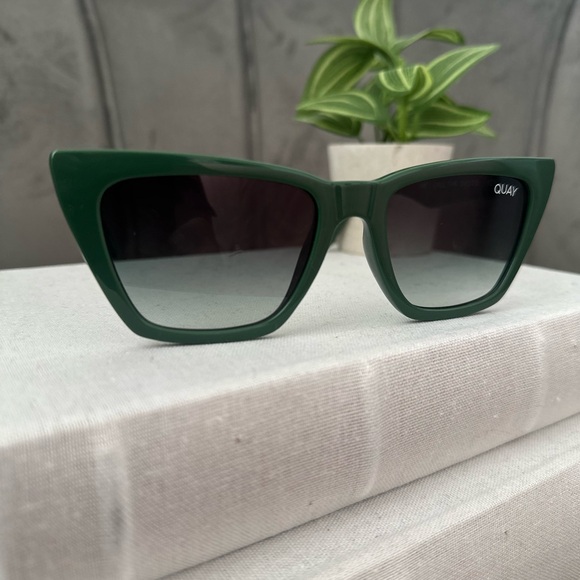 Quay Australia Sunglasses - Picture 4 of 7